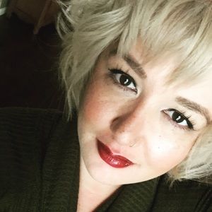 Meet your Posher, Angie